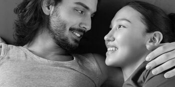 Asian couple embracing photo by ba tik Pexels